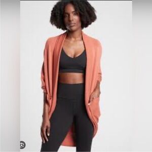 Athleta Ethereal Cocoon Wrap in Etruscan Red. XXS/XS.